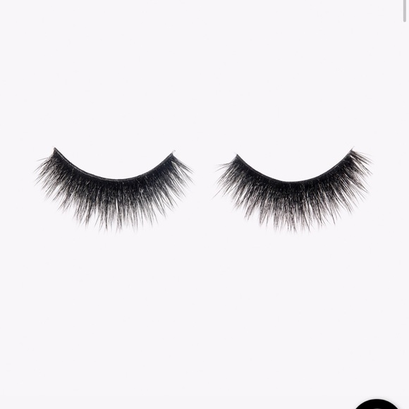 ✨HOST PICK✨ Tarte Big Ego lashes - NEVER USED - Picture 2 of 4